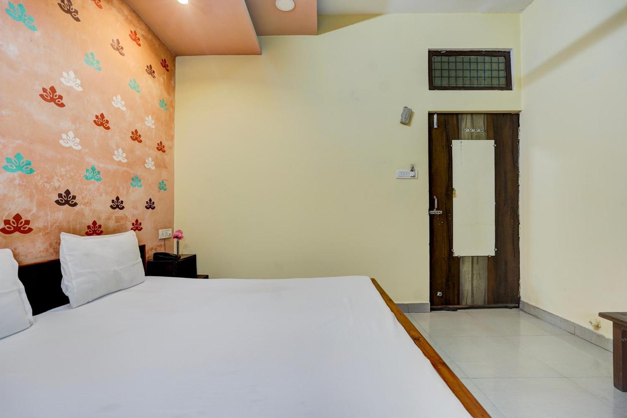 Hotel O Shyam Utsav Mirzāpur Buitenkant foto
