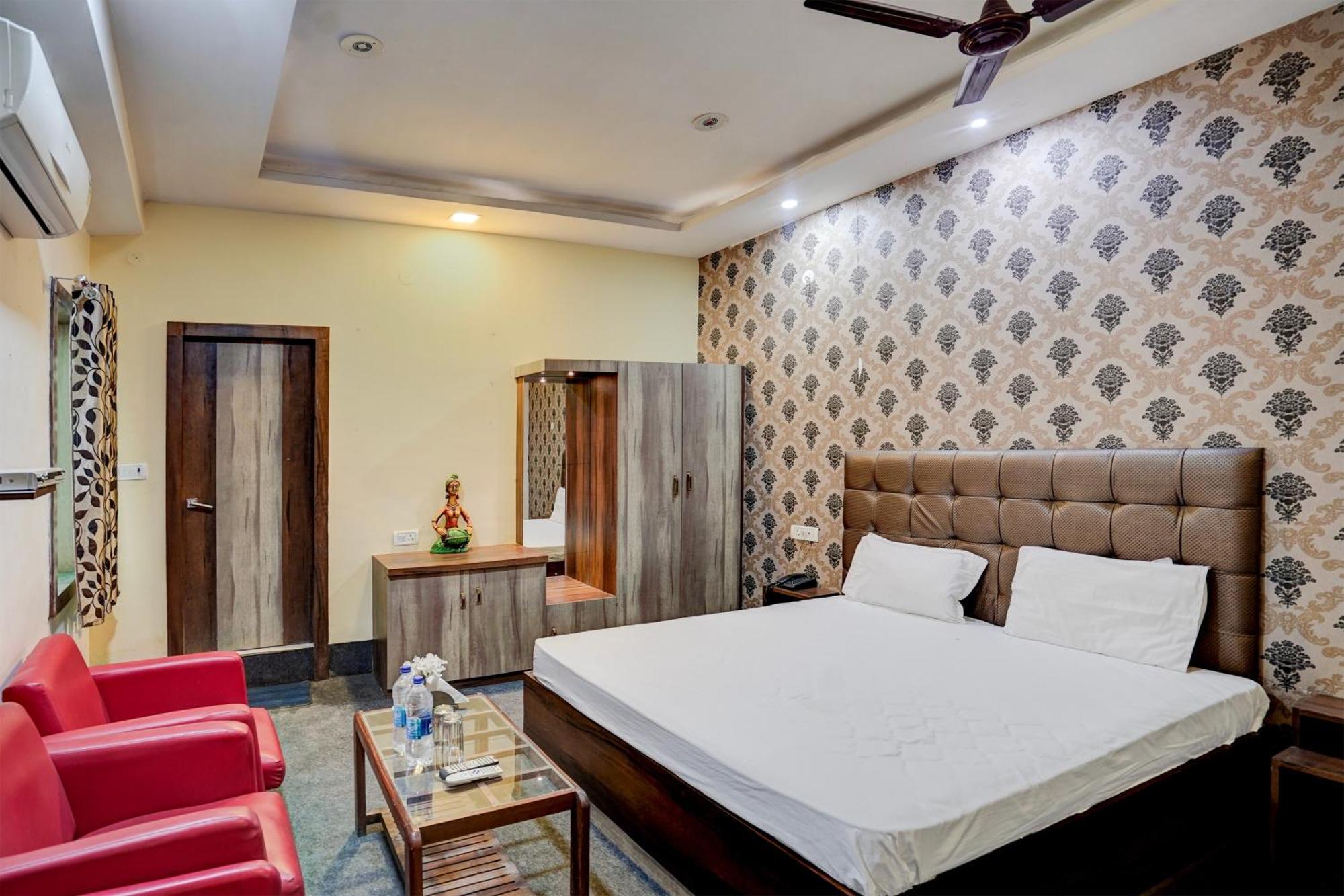 Hotel O Shyam Utsav Mirzāpur Buitenkant foto