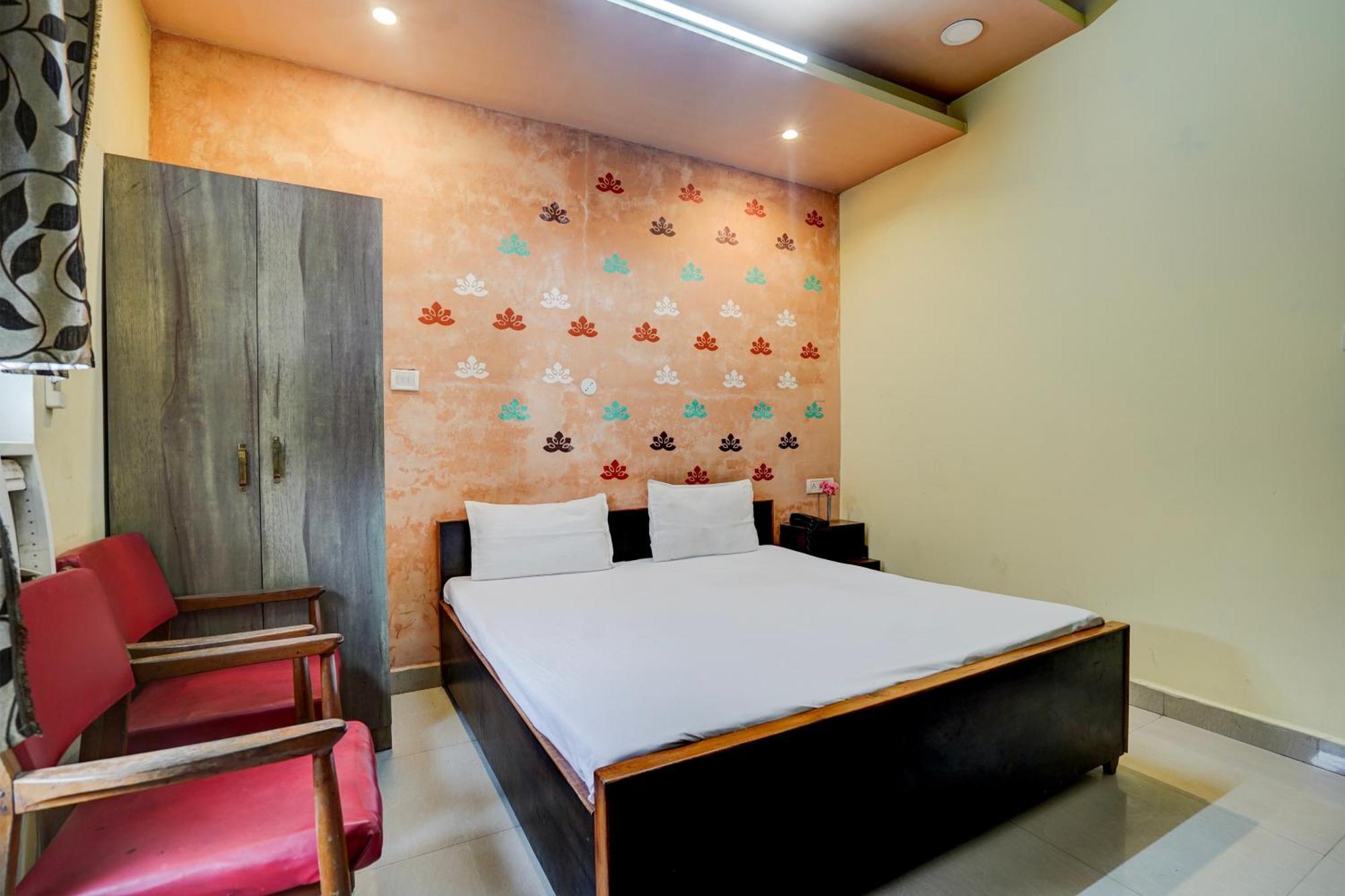 Hotel O Shyam Utsav Mirzāpur Buitenkant foto