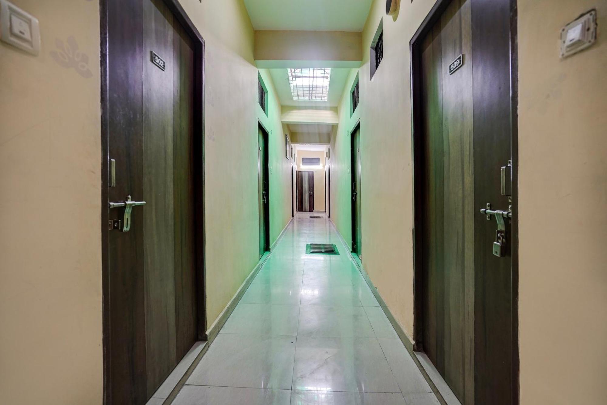 Hotel O Shyam Utsav Mirzāpur Buitenkant foto