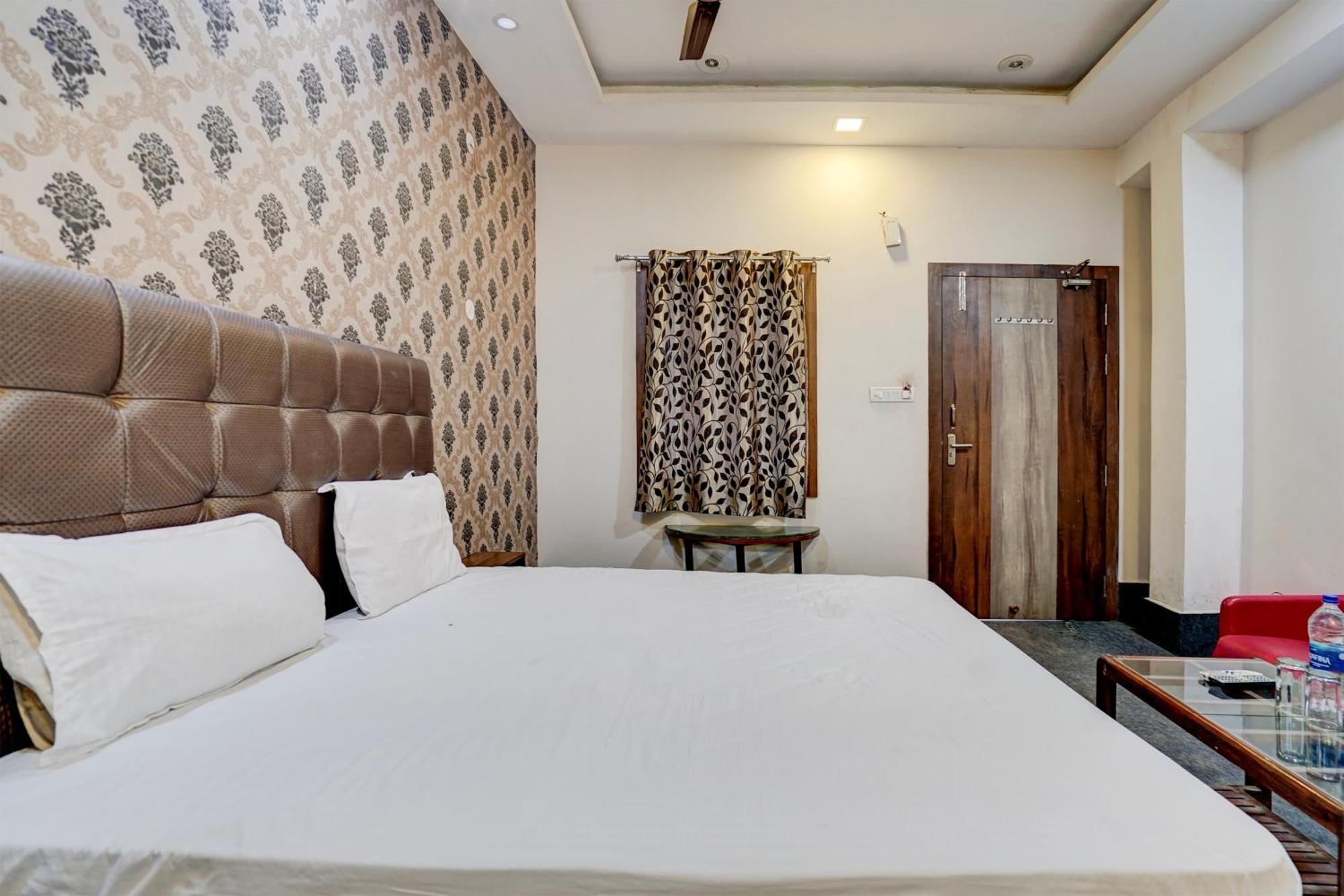 Hotel O Shyam Utsav Mirzāpur Buitenkant foto